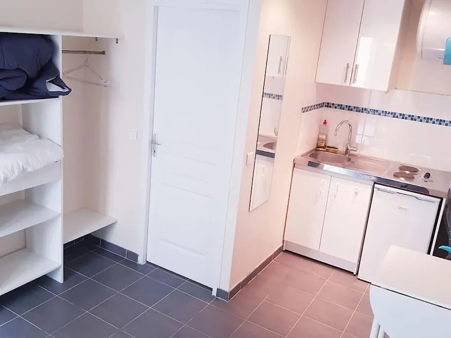 Near Eiffel Tower - Paris Apartment
